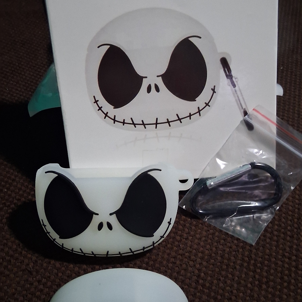 Nightmare Before Christmas Glow In The Dark 3rd Gen Airpods Case